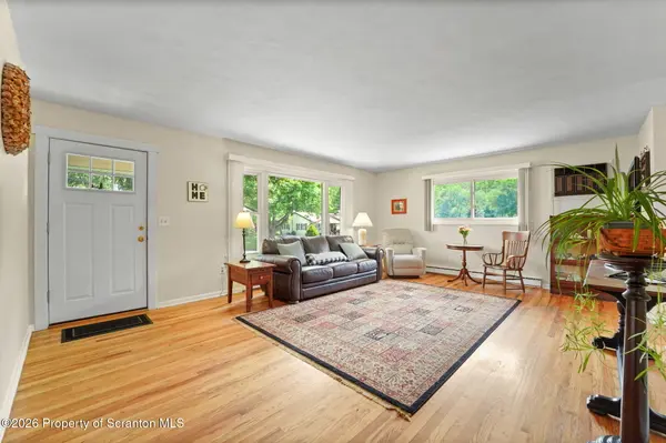 217 Sally DR, Chinchilla, PA 18410