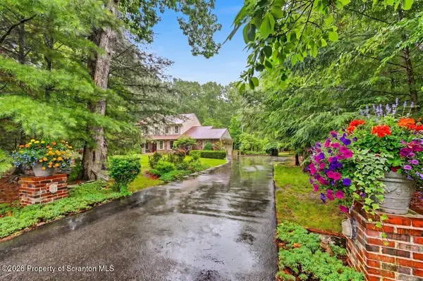 153 Sycamore DR, East Stroudsburg, PA 18301