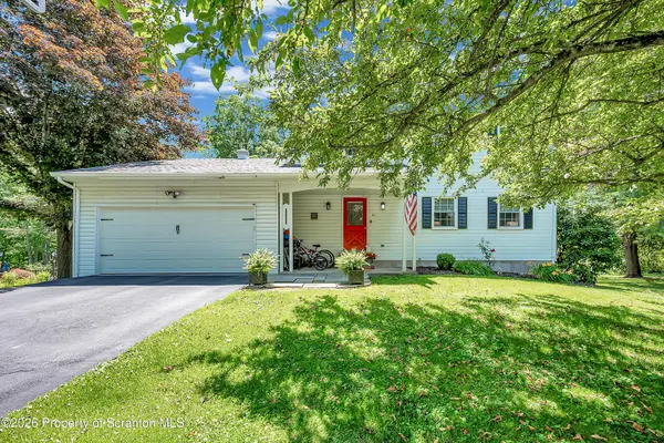 504 Old Colony RD, South Abington Twp, PA 18411
