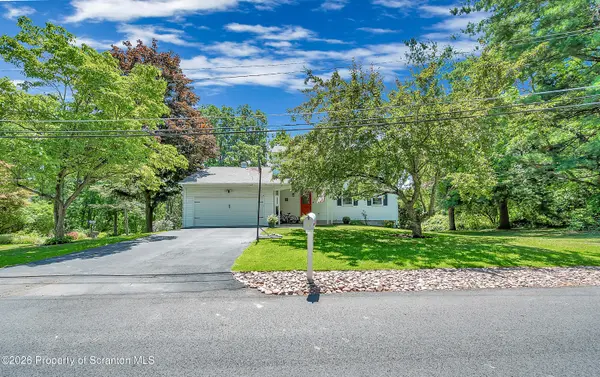 504 Old Colony RD, South Abington Twp, PA 18411