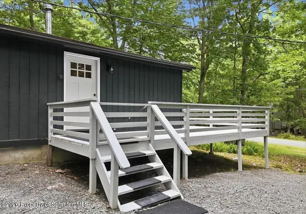 182 Robin WAY, Lackawaxen, PA 18435