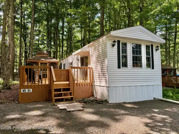 35 Cedar DR, Covington Twp, PA 18424