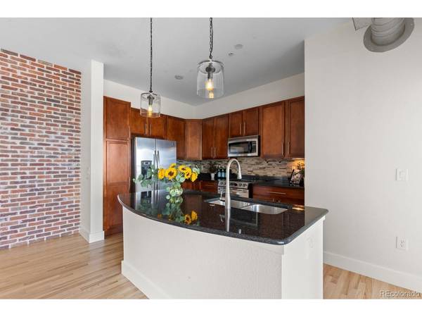 10111 Inverness Main #316, Englewood, CO 80112