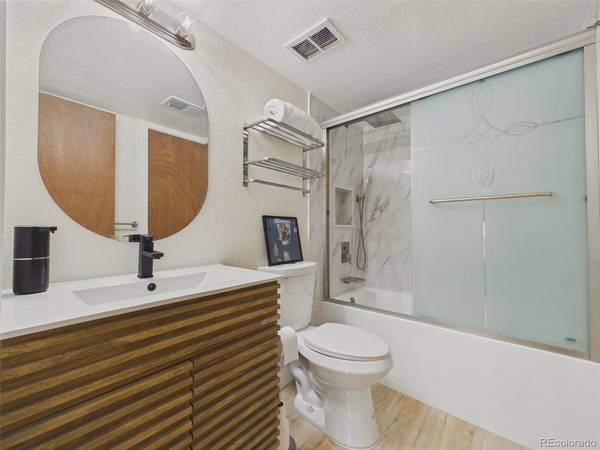 12514 E Cornell #203, Aurora, CO 80014