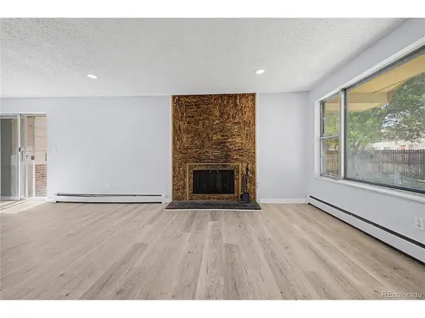 21 Newark #D, Aurora, CO 80012