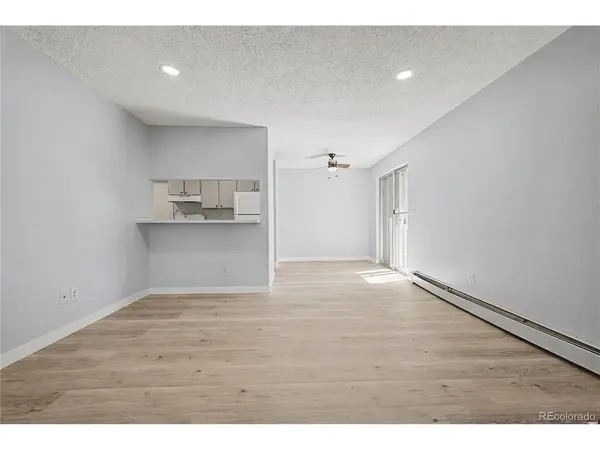 21 Newark #D, Aurora, CO 80012