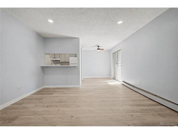 21 Newark #D, Aurora, CO 80012