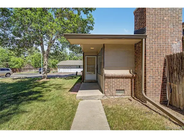 21 Newark #D, Aurora, CO 80012