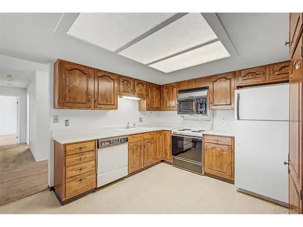 2868 S Heather Gardens #210, Aurora, CO 80014