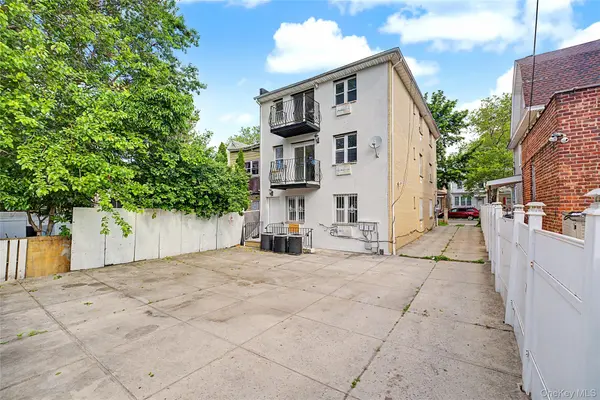 102-42 86th RD, Richmond Hill, NY 11418