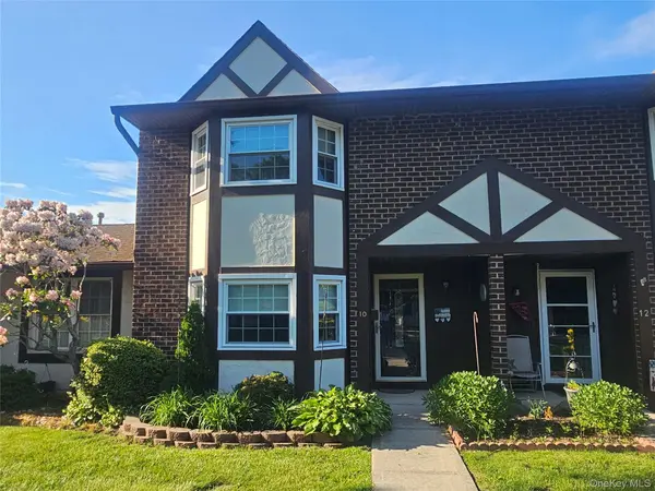 10 Sunhollow CT, Deer Park, NY 11729