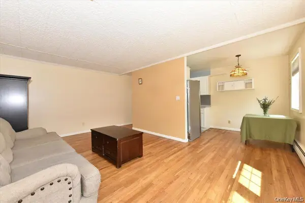 295 Merrick RD #4A, Amityville, NY 11701