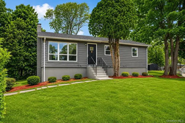 4 Maple LN, Monroe, NY 10950