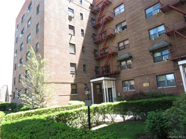 147-14 84th RD #2A, Briarwood, NY 11435
