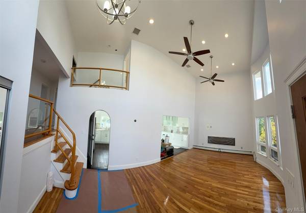 186 E Pennywood AVE, Roosevelt, NY 11575