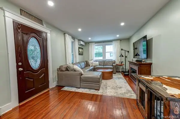116 Railroad AVE, Saint James, NY 11780