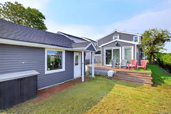 16 Dewey ST, East Rockaway, NY 11518