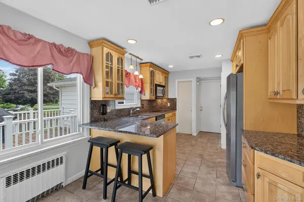 158 High Meadows RD, Walden, NY 12586