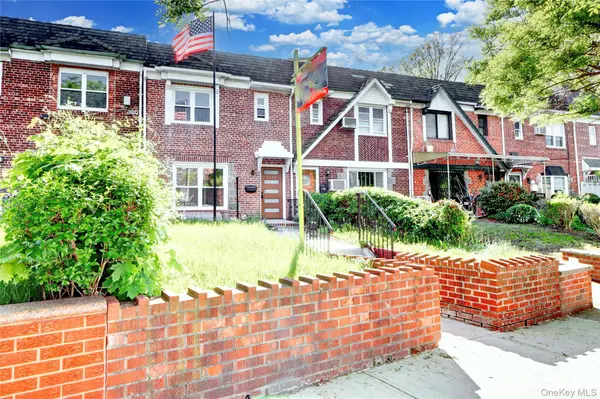 6110 84th ST, Middle Village, NY 11379