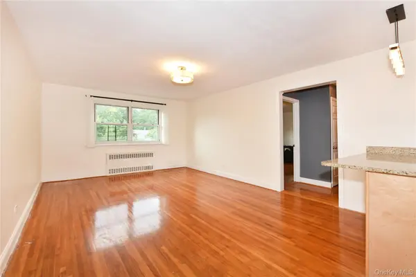 111-05 66th AVE #2A, Forest Hills, NY 11375