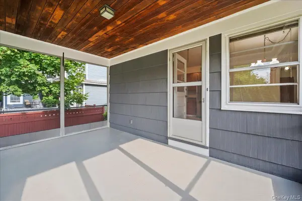 412 Hinman PL, Mamaroneck, NY 10543