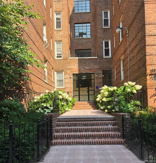 2080 Barnes AVE #5B, Bronx, NY 10462