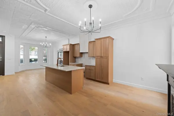 2571 Bainbridge AVE, Bronx, NY 10458