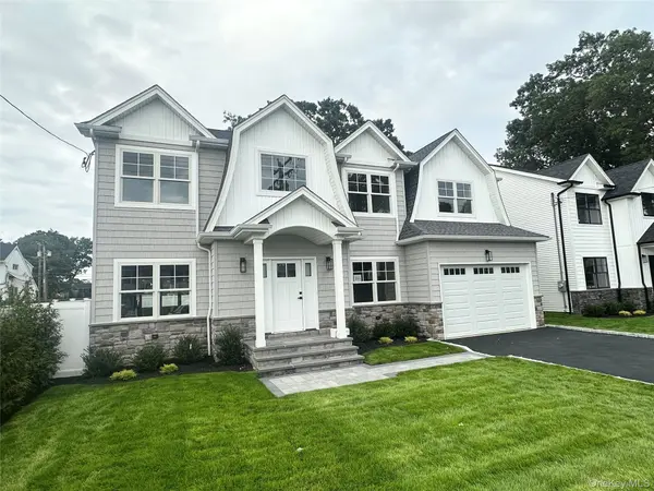 111 Jackson AVE, Massapequa Park, NY 11762