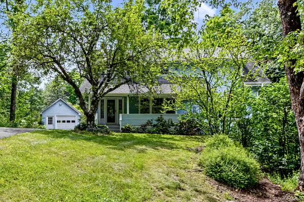 102 E Market ST, Hyde Park, NY 12538