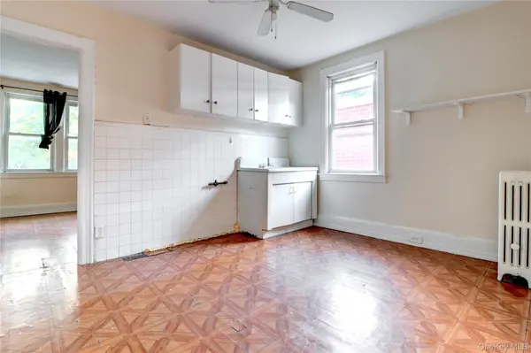 69-15 69th PL, Glendale, NY 11385