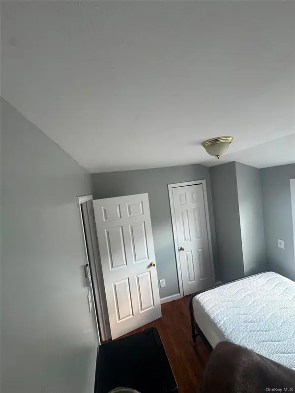 Address not disclosed, Jamaica, NY 11433