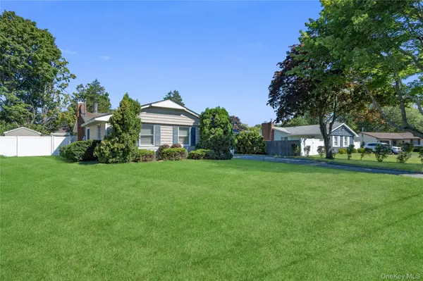 120 Budenos DR, Sayville, NY 11782