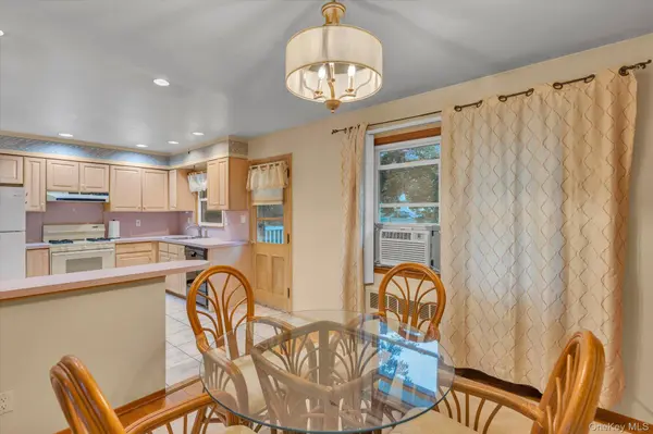 89 E 25th ST, Huntington Station, NY 11746