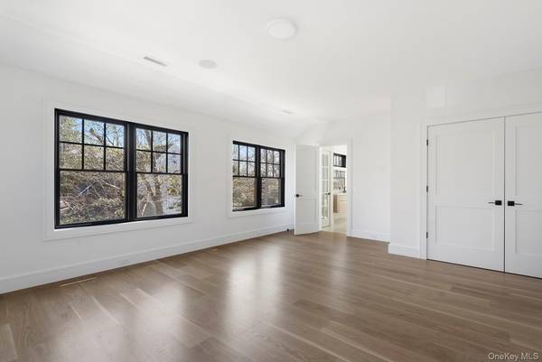 46 Towhee TRL, East Hampton, NY 11937
