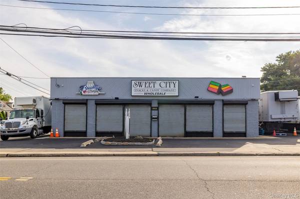 848 Main ST, Farmingdale, NY 11735
