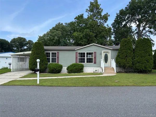 1661 Old Country RD #417, Riverhead, NY 11901