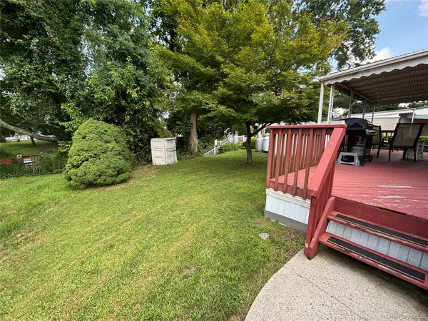 1661 Old Country RD #417, Riverhead, NY 11901