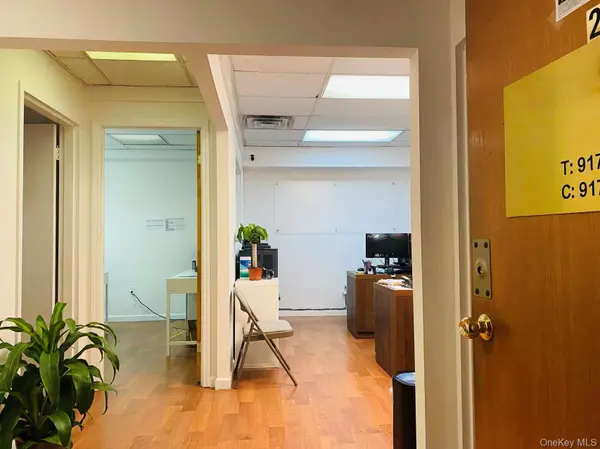 13336 41st RD #2G, Flushing, NY 11355
