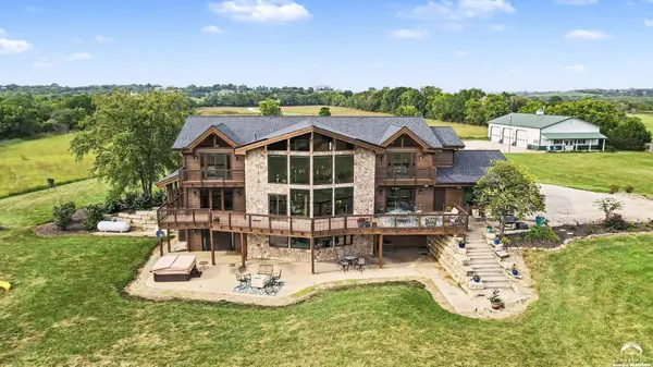 521 N 1450 RD, Lawrence, KS 66049