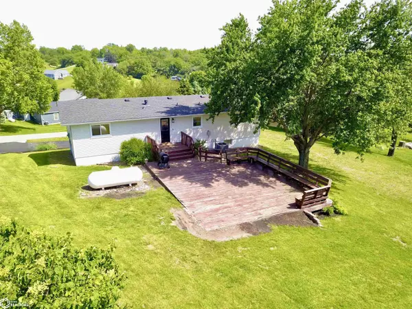 21 Eagle DR, Oakland Acres, IA 50112
