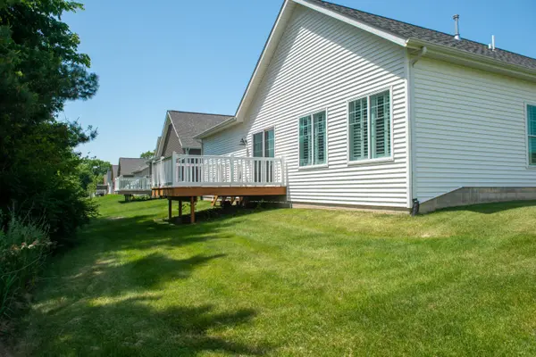 2655 Flagstone DR, Valparaiso, IN 46385
