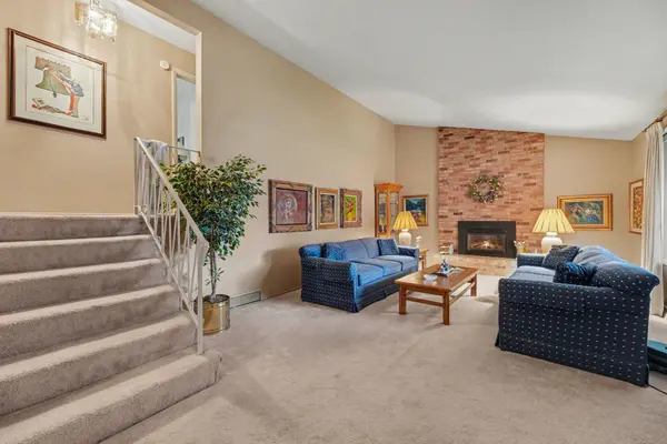 203 E Greenwood Avenue, Crown Point, IN 46307