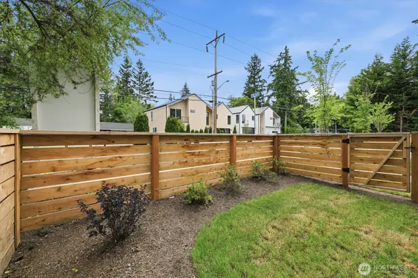 12426 NE 90th ST, Kirkland, WA 98033