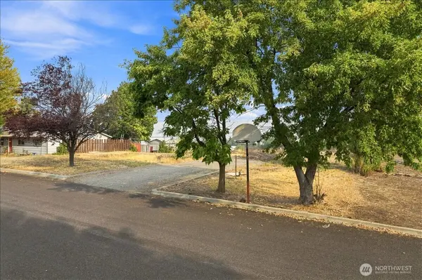63 Diamond ST, Electric City, WA 99123