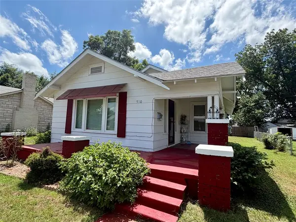 910 Overland CT, Shawnee, OK 74801
