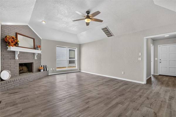 105 Village Oaks DR, Oklahoma City, OK 73130