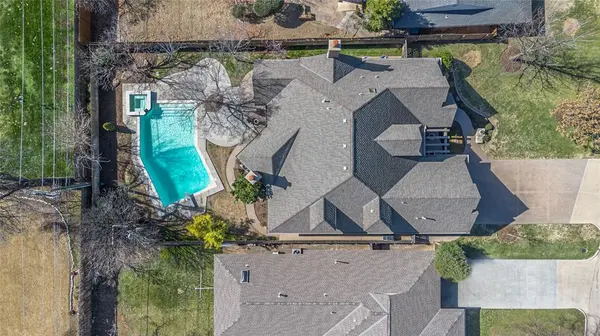 1902 Elmhurst AVE, Nichols Hills, OK 73120