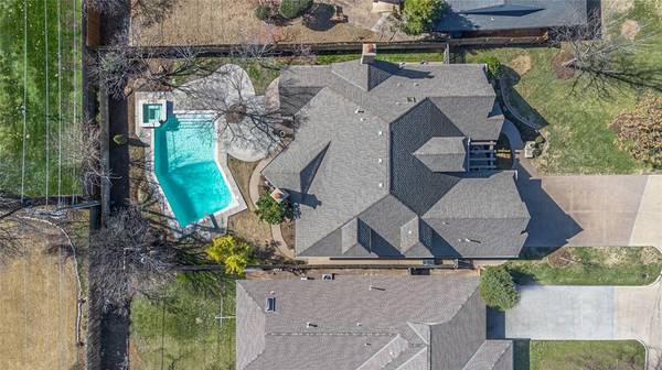 1902 Elmhurst AVE, Nichols Hills, OK 73120