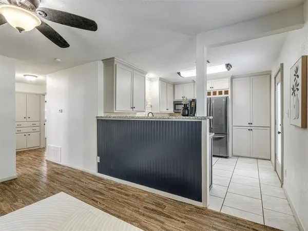105 Woods AVE, Moore, OK 73160