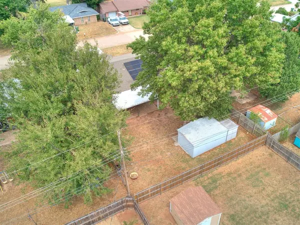 210 E Cherry AVE, Yukon, OK 73099